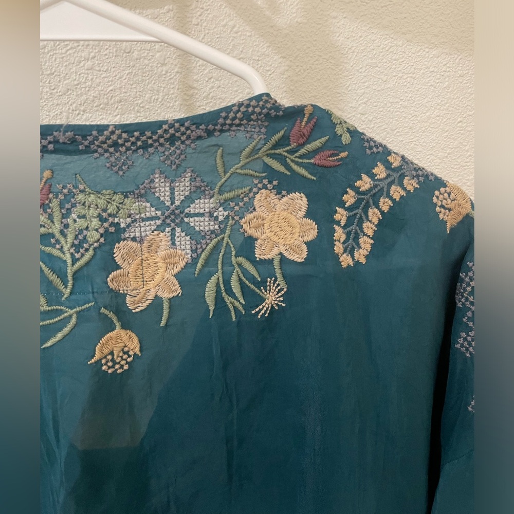 Johnny Was Darlyn Biya Teal Floral Embroidered Blouse Size medium - Picture 8 of 11